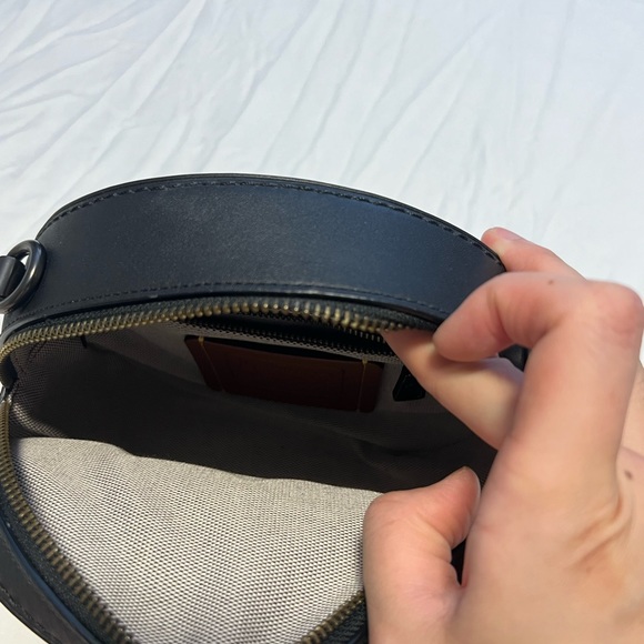 Coach Canteen Crossbody - Picture 4 of 9